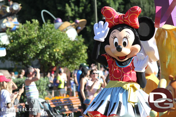 Minnie onboard the lead float too.