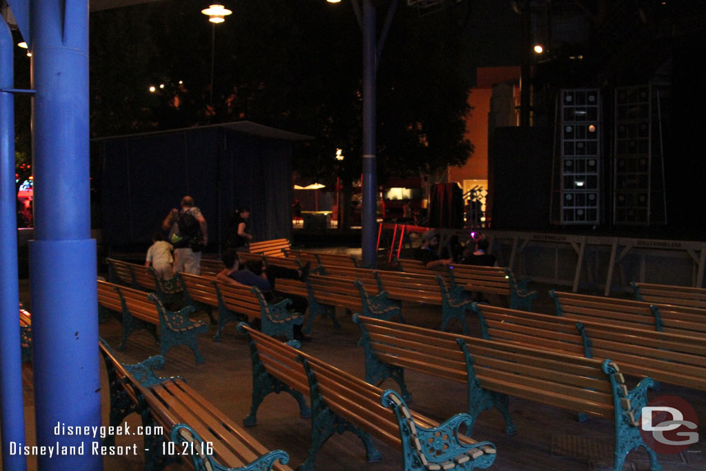 Others sitting on the benches.. most playing on their phones a couple reading books.  