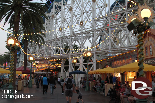 Garland along Paradise Pier.