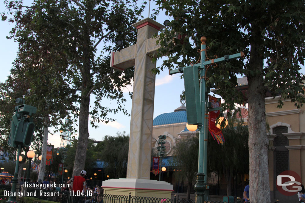 New light stands added to  Paradise Park.  Looked to be spot lights pointing at the fountain area.