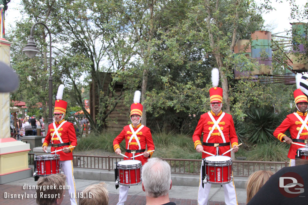 Holiday Toy Drummers performing near the Boudin Bakery.