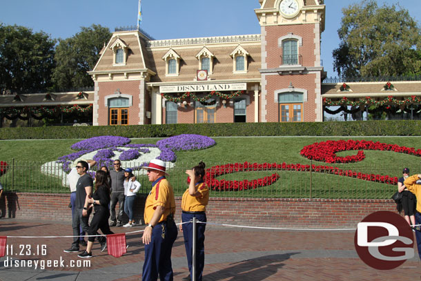 In Disneyland they had a rope up and several cast members to separate entrance and exit traffic.