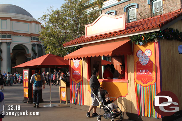 Walking through the Festival of Holidays, the marketplaces were not busy this afternoon.  This was around 2:30.