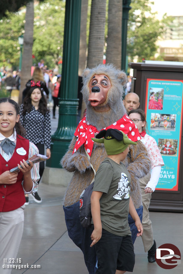 Liverlips coming out to join him.  It is great seeing the bears out.  Too bad they do not perform anymore in Anaheim. I had to go to Tokyo to see their Christmas show! (Which by the way is great to see the Country Bears sing Christmas songs in Japanese!!)