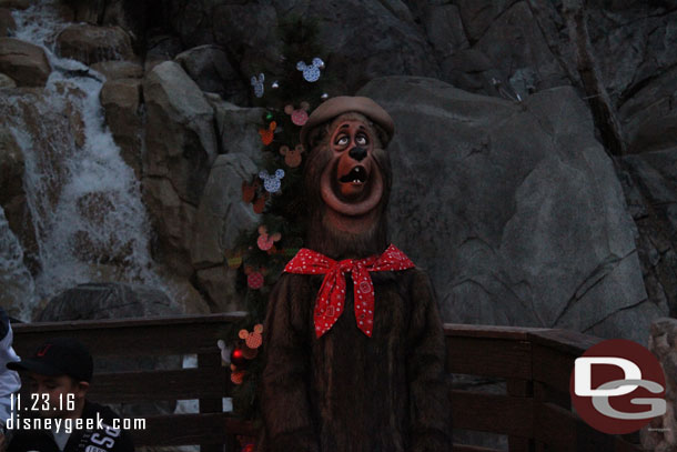 Shaker was out this time as I walked by the Country Bear photo spot.