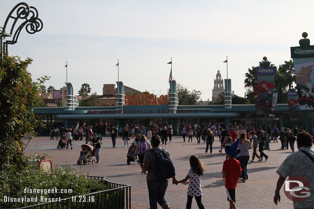 No real crowds to enter either park this afternoon.