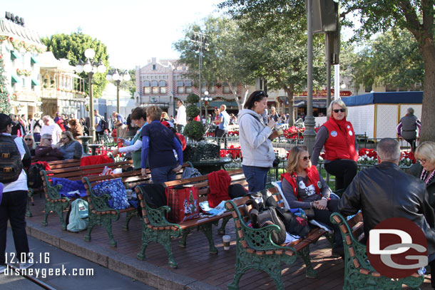 The stand by benches for Candlelight were claimed at rope drop as always.