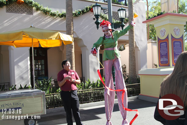 Festival of Holidays - Stilt Circus 