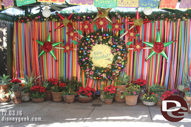 No one out at the Viva Navidad photo spot.