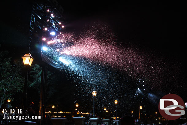 The finale features snow fall during White Christmas.