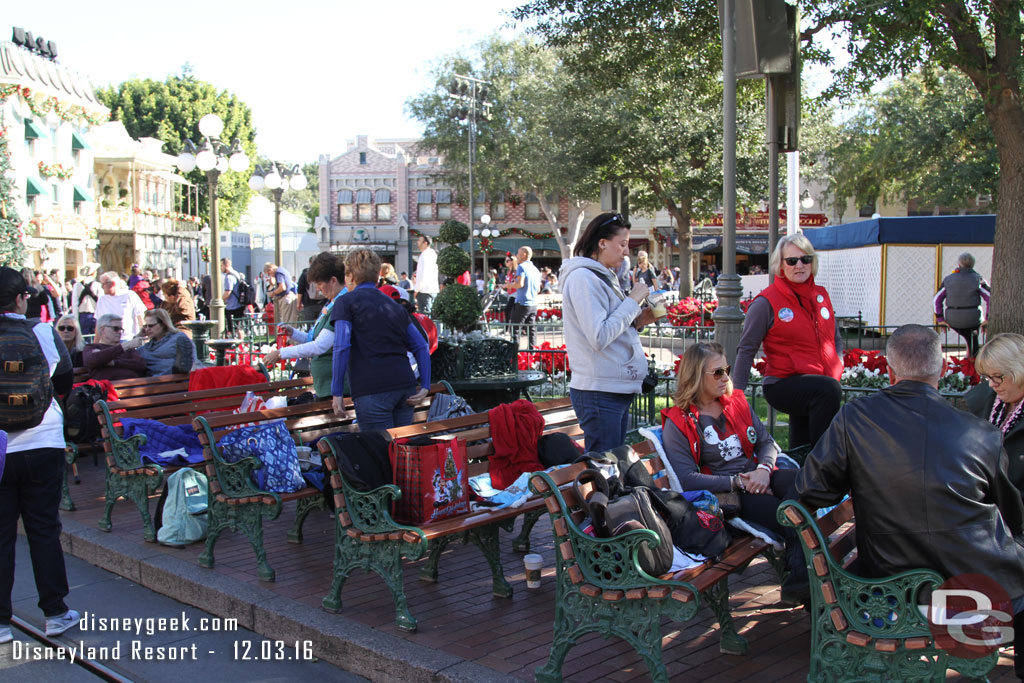 The stand by benches for Candlelight were claimed at rope drop as always.