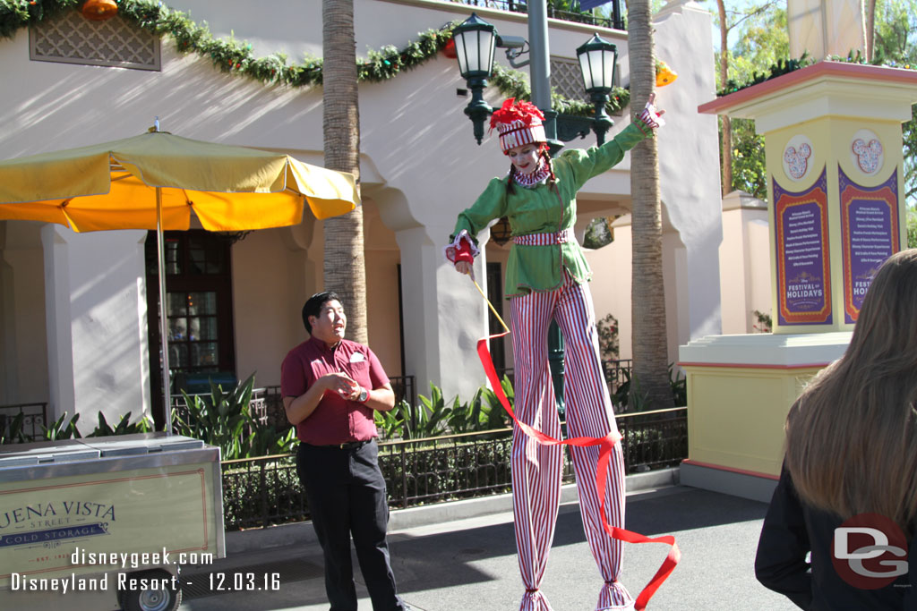 Festival of Holidays - Stilt Circus 