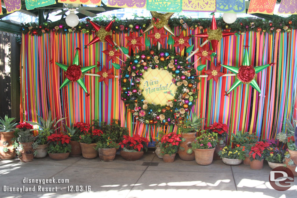 No one out at the Viva Navidad photo spot.