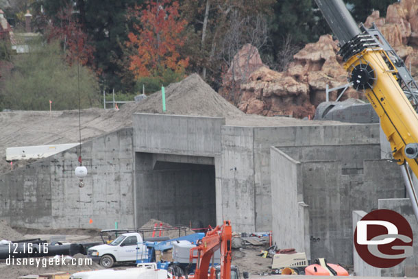 Continuing to the right that is the Frontierland entrance tunnel