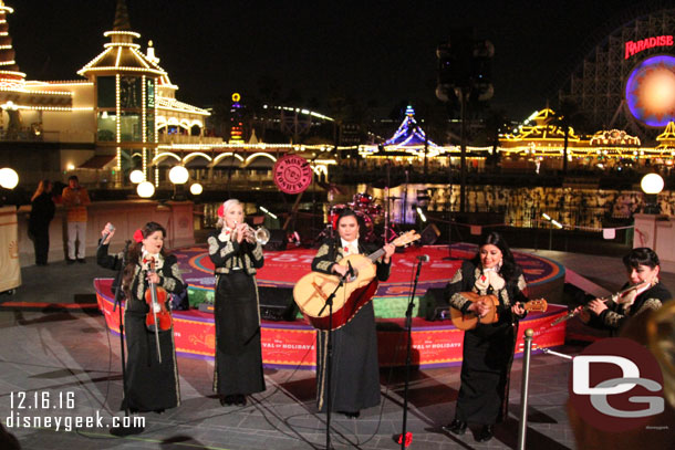 Mariachi Divas performing in Paradise Park