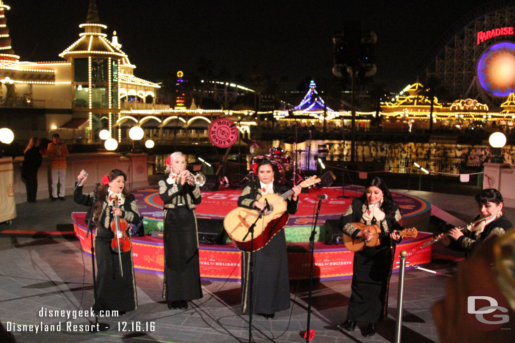 Mariachi Divas performing in Paradise Park