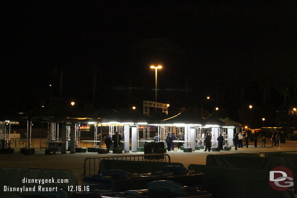 Not a lot of guests entering this cold evening.. but plenty of security cast members working the tents if thy show up.