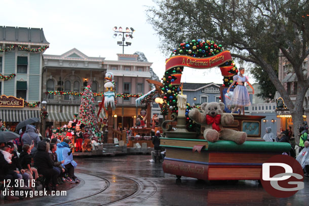 The parade stepped off at 4:30, only 15 min late, and ran without and dancers/performers on the street.  Only the floats came out and they were packed a little closer together than normal as they headed up the parade route and back to their warehouse.