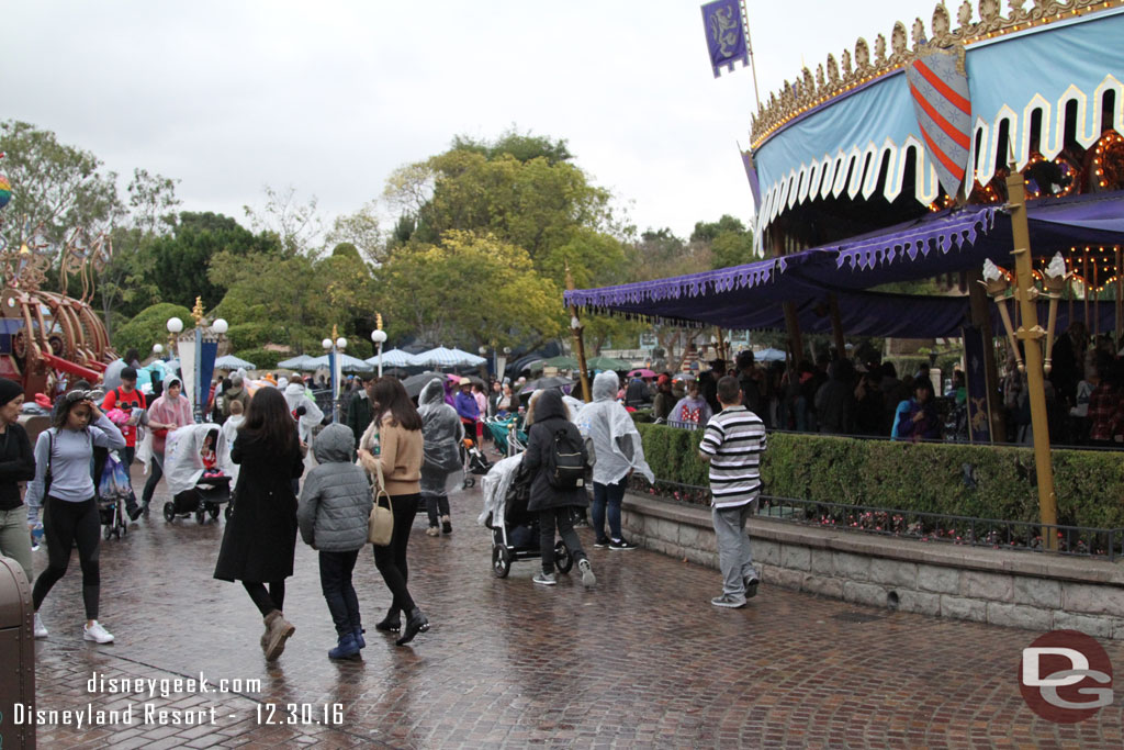 I then went for an early dinner and when I came out everything was wet and it was drizzling a bit (this was around 4pm)