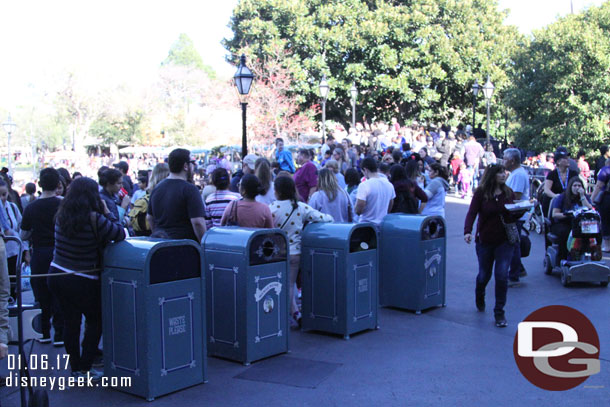 Trashcans and ropes mark the Pirates queue and closed walkways.  