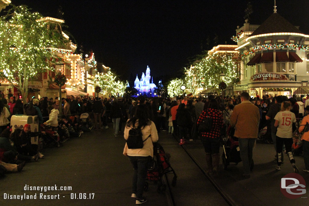 Found a spot for Believe in Holiday Magic at 6:40pm (20 minutes before the show) plenty of space.. 