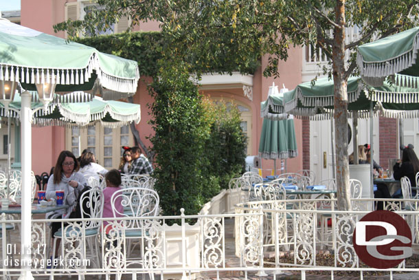 Plants and barriers segment the River Belle Terrace seating from the Stage Door Cafe seating.  These went in a while ago but I do not remember posting a picture.