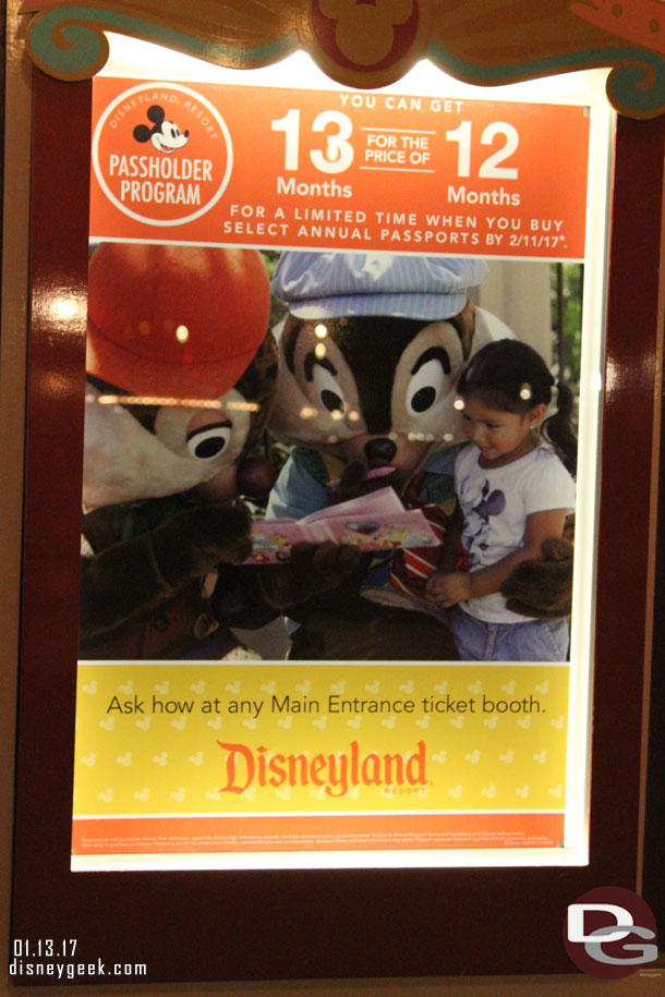 Speaking of Annual Passholder.. they are advertising the current promotion at the ticket booths.