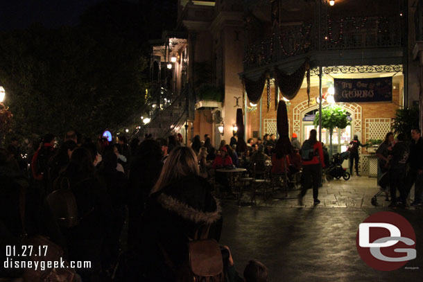 The line for Royal St Veranda stretch through the main NOS walkway (eventually a cast member stepped in and curved it up the Pirates bridge..)