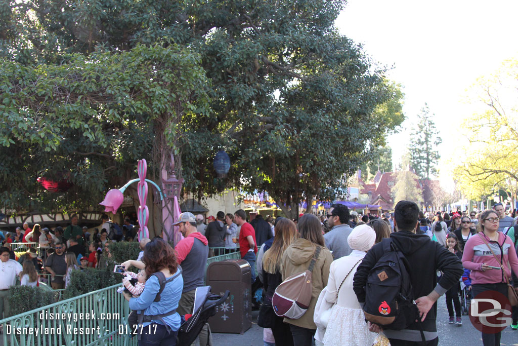 This is the end of the line for the Tea Cups.. it was a little crowded this afternoon.