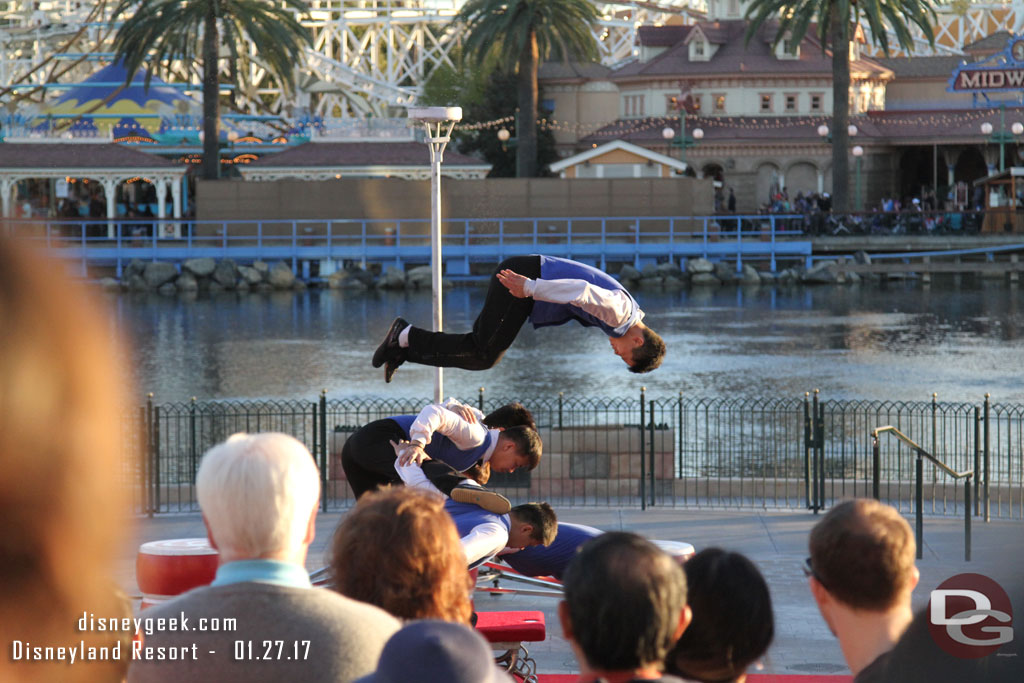 Back to Paradise Park for t he 4:30pm performance of the Acrobats of China.  I arrived a few minutes after the show started so I did not get a good view.