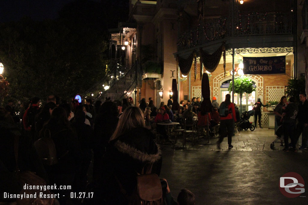 The line for Royal St Veranda stretch through the main NOS walkway (eventually a cast member stepped in and curved it up the Pirates bridge..)