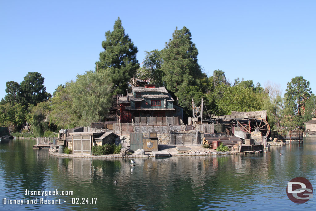 All the barriers and signs of work look to be removed from the island now.  So the programming and rehearsing for Fantasmic can get underway at night.