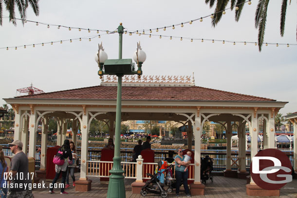 Walls are down on the FastPass distribution area too.