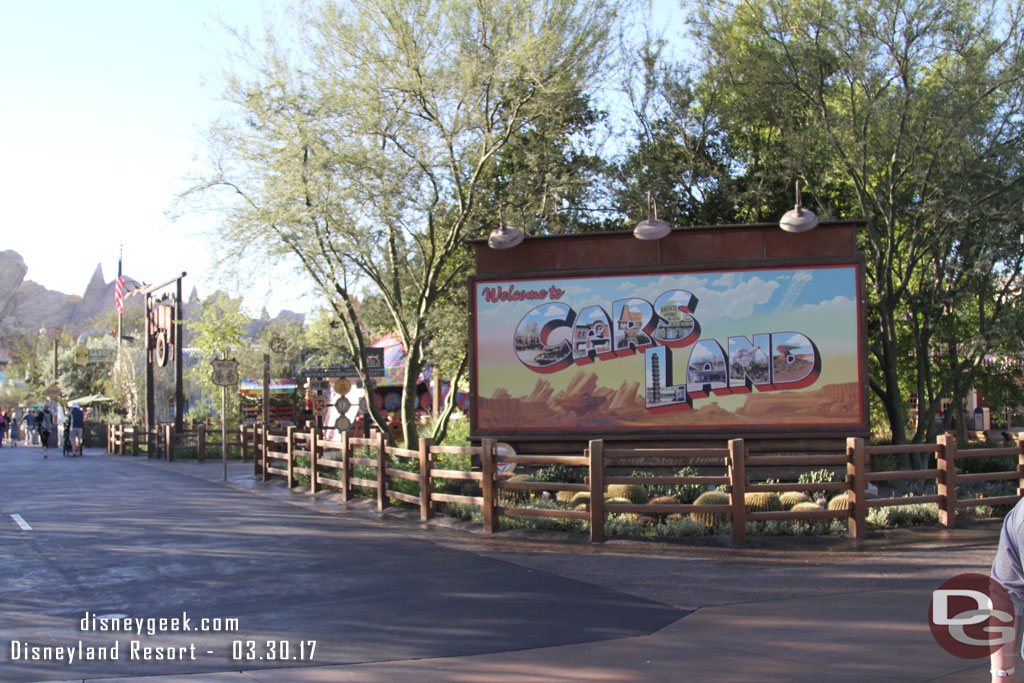 Passing by Cars Land after picking up my Racers Fastpass.  Only took 5 minutes.. but behind me the line circled around and stretched into Bugs Land.