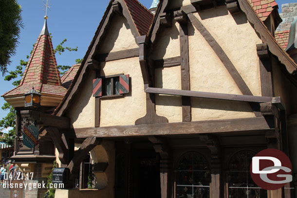 The Castle Holiday Shoppe opened this week replacing  the Castle Heraldry Shoppe in Fantasyland.