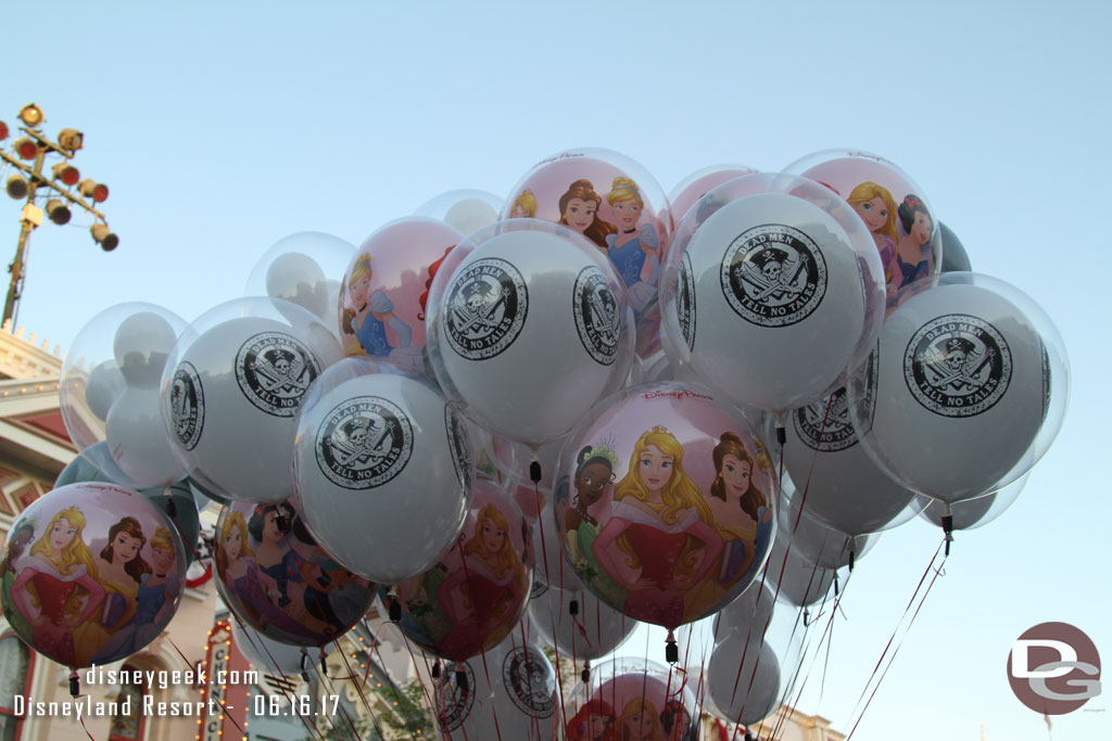 Passed the balloon vendor on the way out and looks like the pirate ones are lingering a bit compared to the others.  There seem to be a lot more of them in the bundle (assuming they all started fairly even).