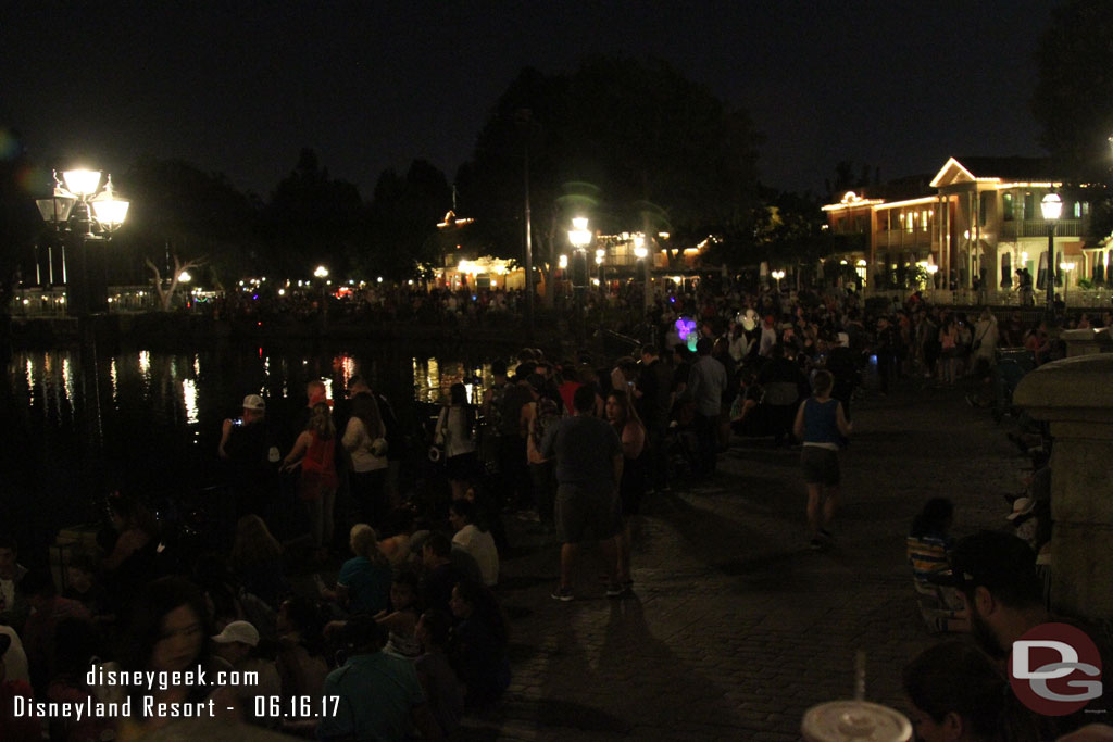 A little dark, but it was nice to be able to walk around the Rivers of America and find a spot for Remember with no problem.  Many guests were sitting down along the rivers edge.