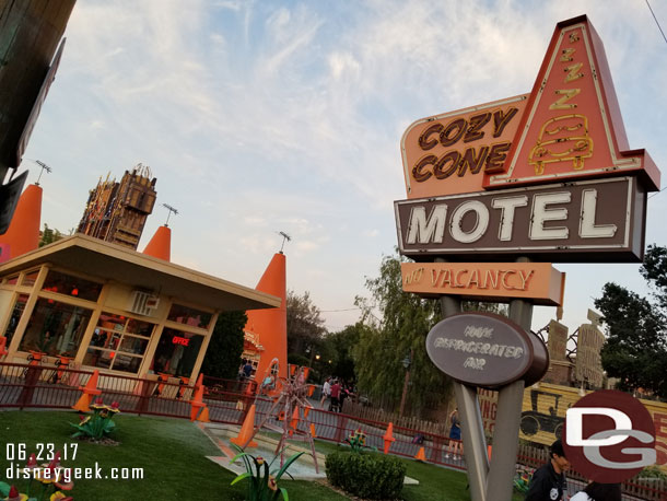 No car in the Cozy Cone.  There was a line of guests waiting on the left.  None showed up and a DJ performance started blocking the street.