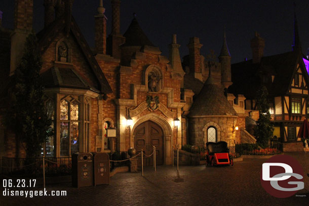 Toad Hall this evening. Quiet because the area is closed off for the fireworks.