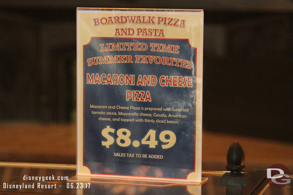 Boardwalk Pizza special.. Mac & Cheese