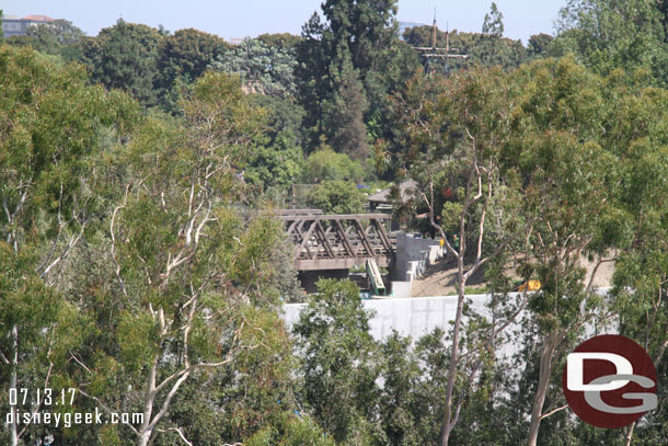 Time to check in on Star Wars Galaxy's Edge aka Star Wars Land. The trestle looks to be nearing completion. 