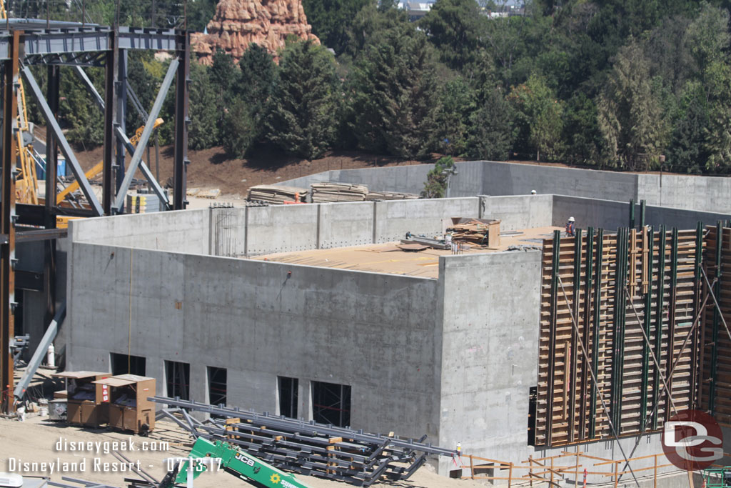 The temporary support for a concrete floor is installed in the building next to the battle escape show building.