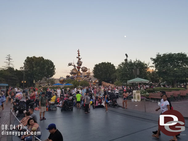 7:35pm, 2 hours until Remember Dreams Come True Fireworks and guests starting to fill in the street.