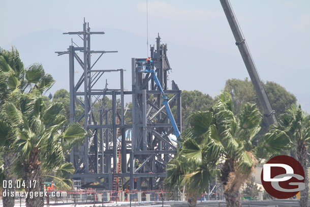 More steel being added to the support structure for the facade.