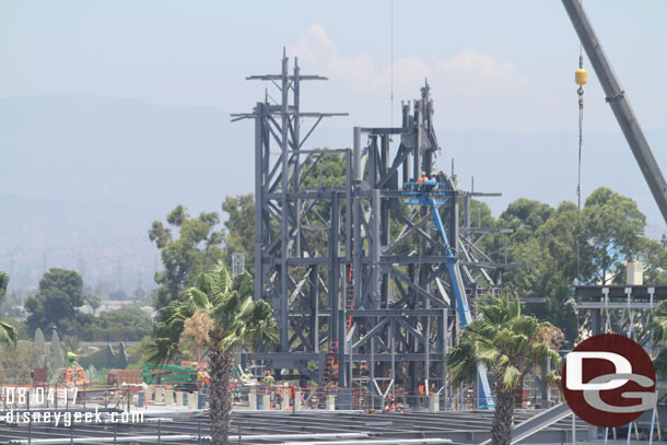 Moving back to the support structure on the Millennium Falcon building.