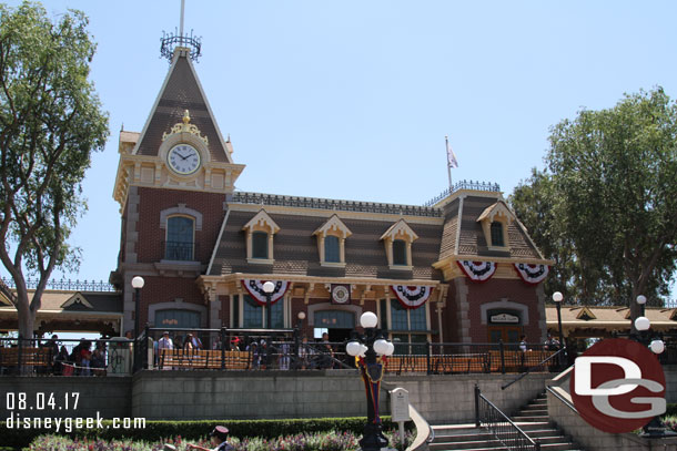 The line at Main Street Station does not look too bad this afternoon.