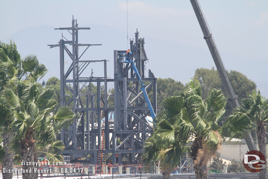 More steel being added to the support structure for the facade.