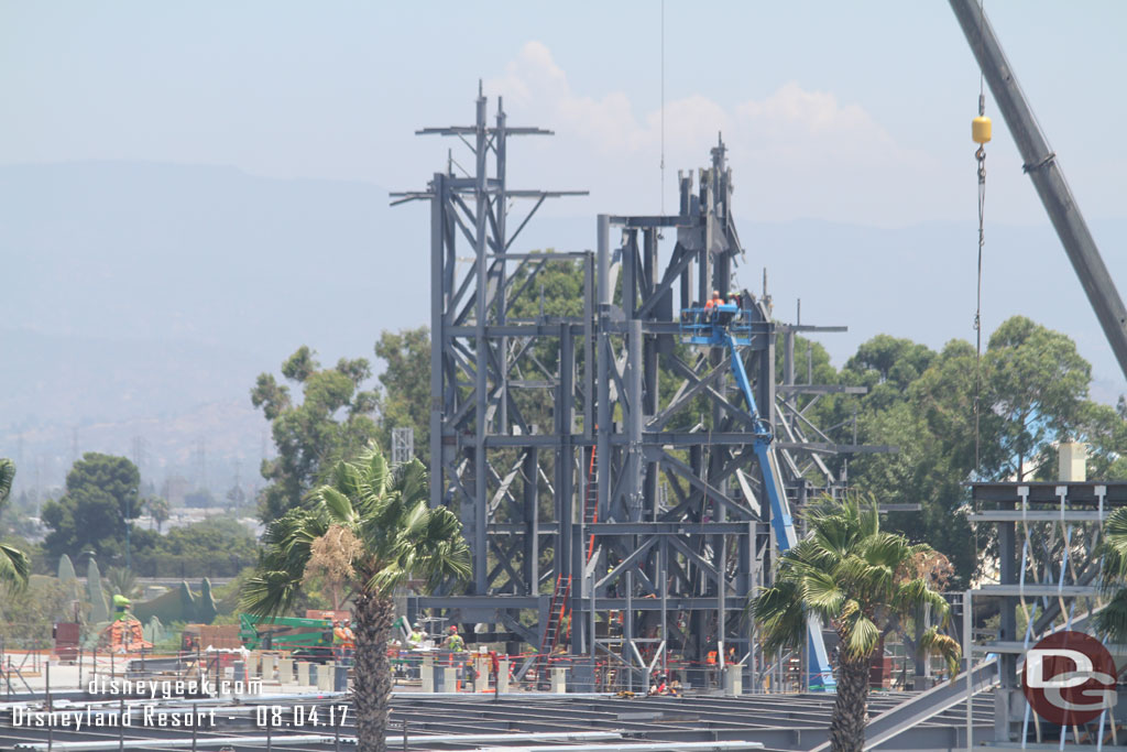 Moving back to the support structure on the Millennium Falcon building.