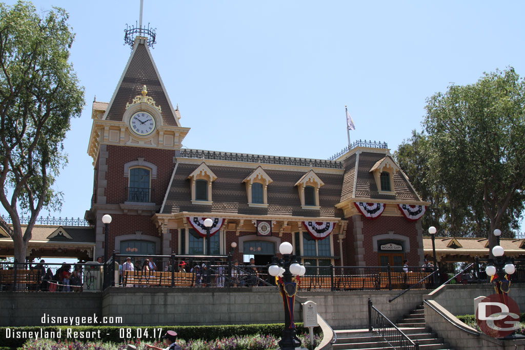 The line at Main Street Station does not look too bad this afternoon.