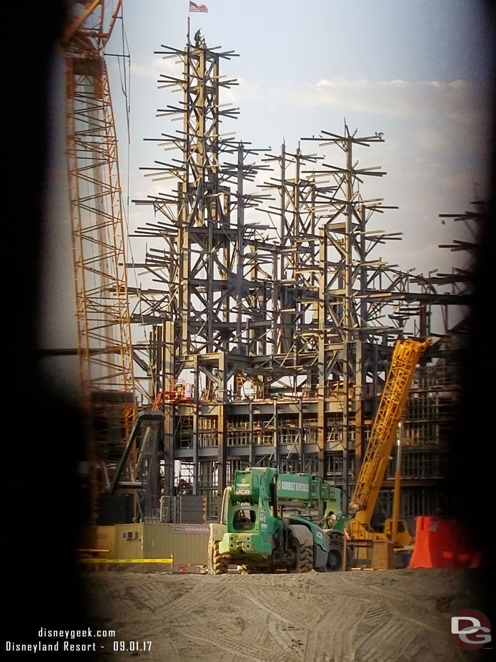 A great view of the rock work in Star Wars: Galaxy